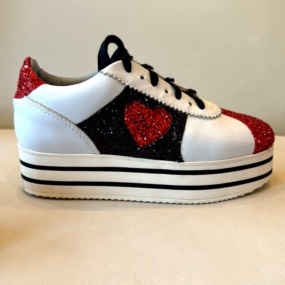 Chiara Ferragni leather platform sneakers. White with black and red. Size 37